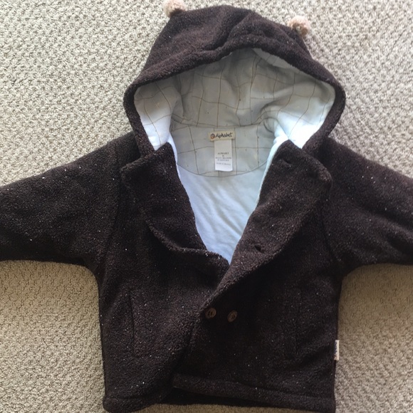 High-end Alphabet Bear Jacket with Ears. - Picture 2 of 3